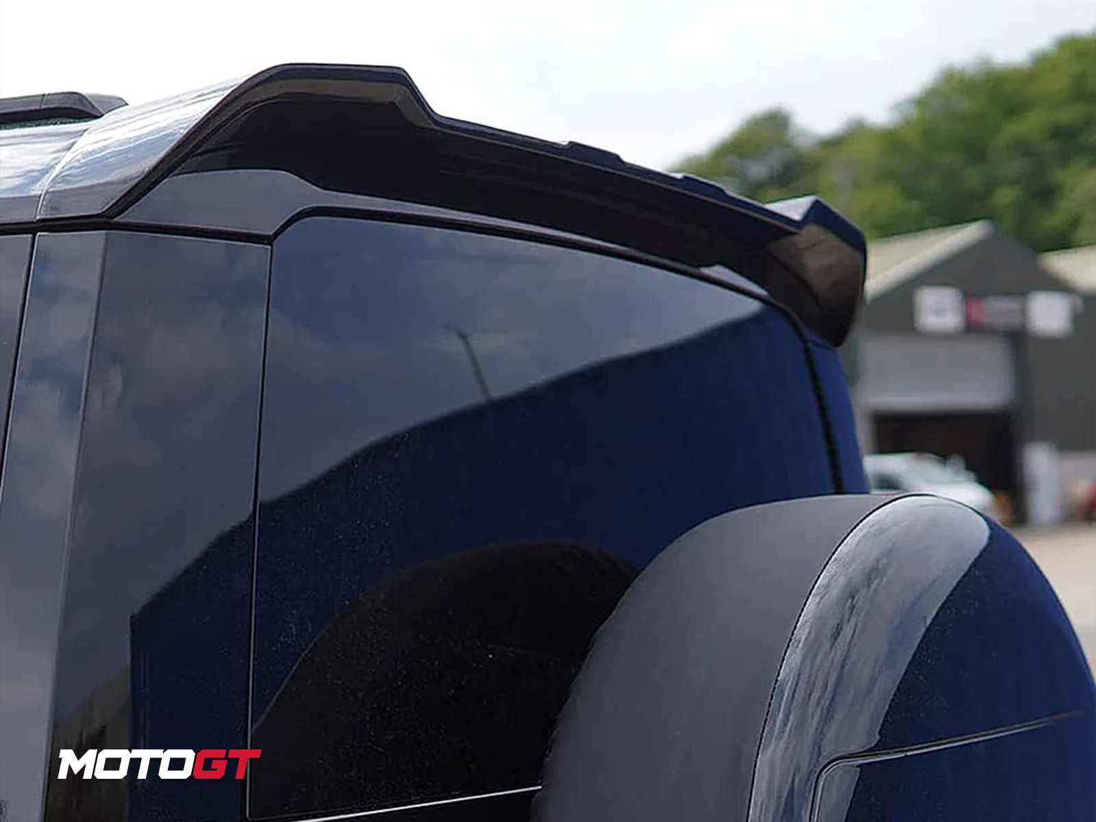 DEFENDER SPECIAL DESIGN REAR SPOILER