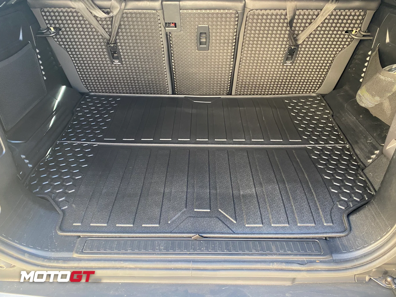 DEFENDER TRUNK MAT