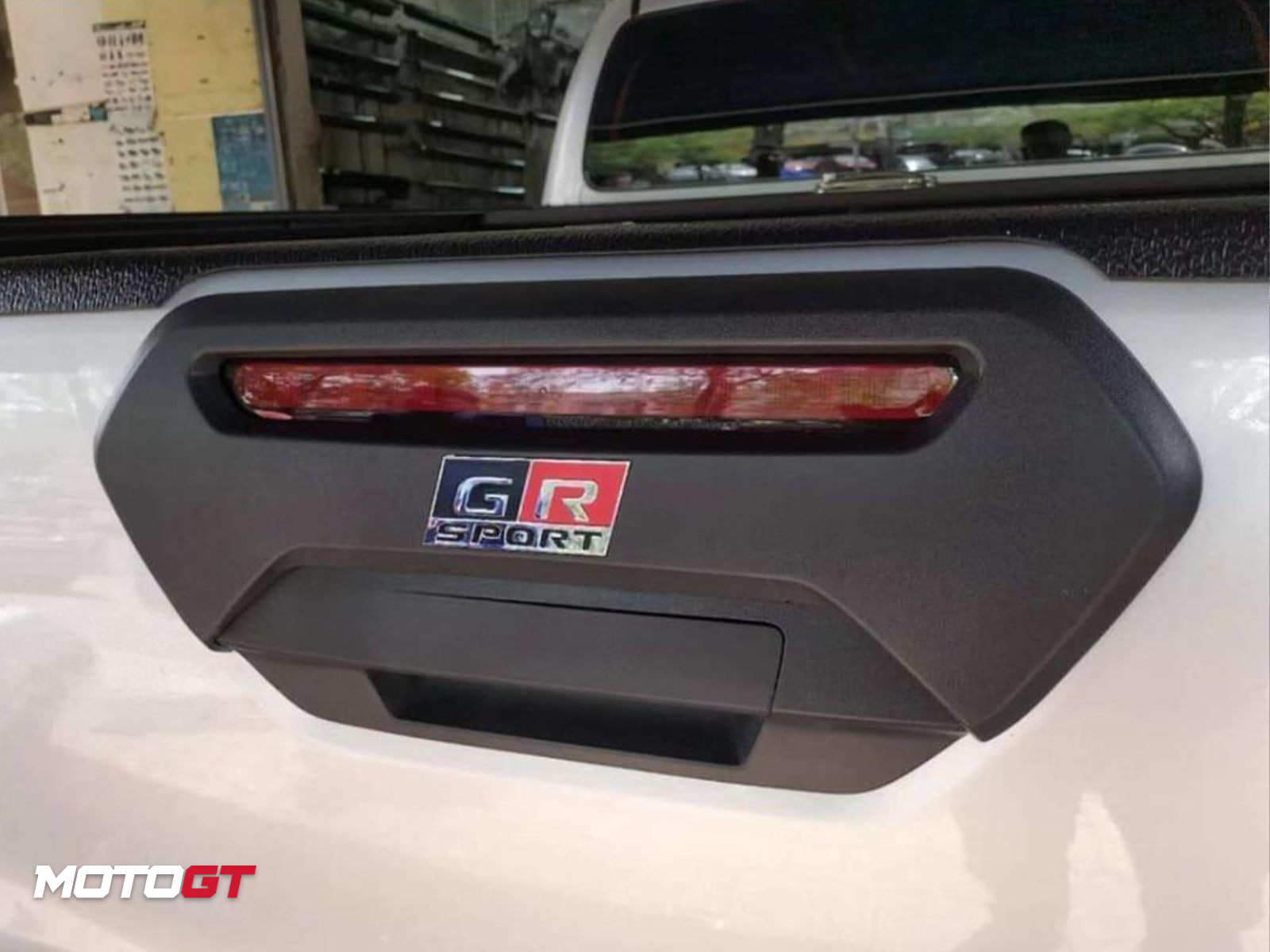 HILUX TRUNK SPORT DESIGN HANDLE COVER