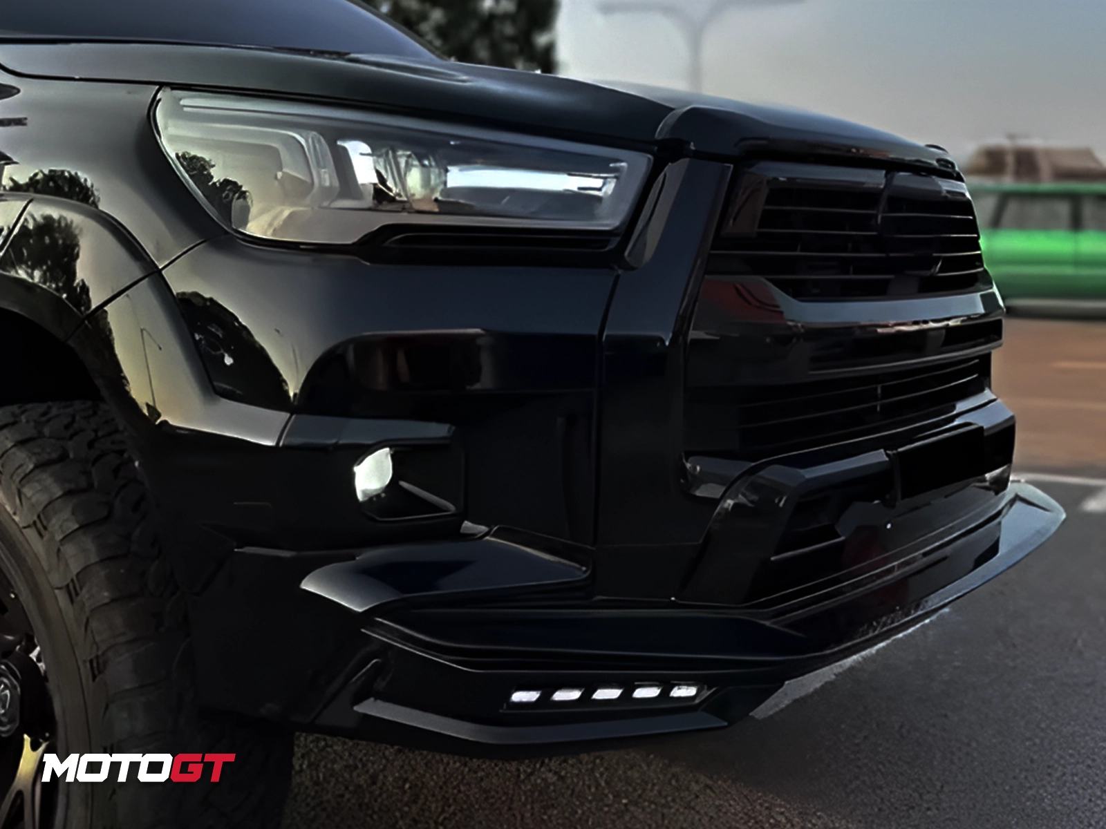 HILUX FRONT LIP SPLITTER WITH LED