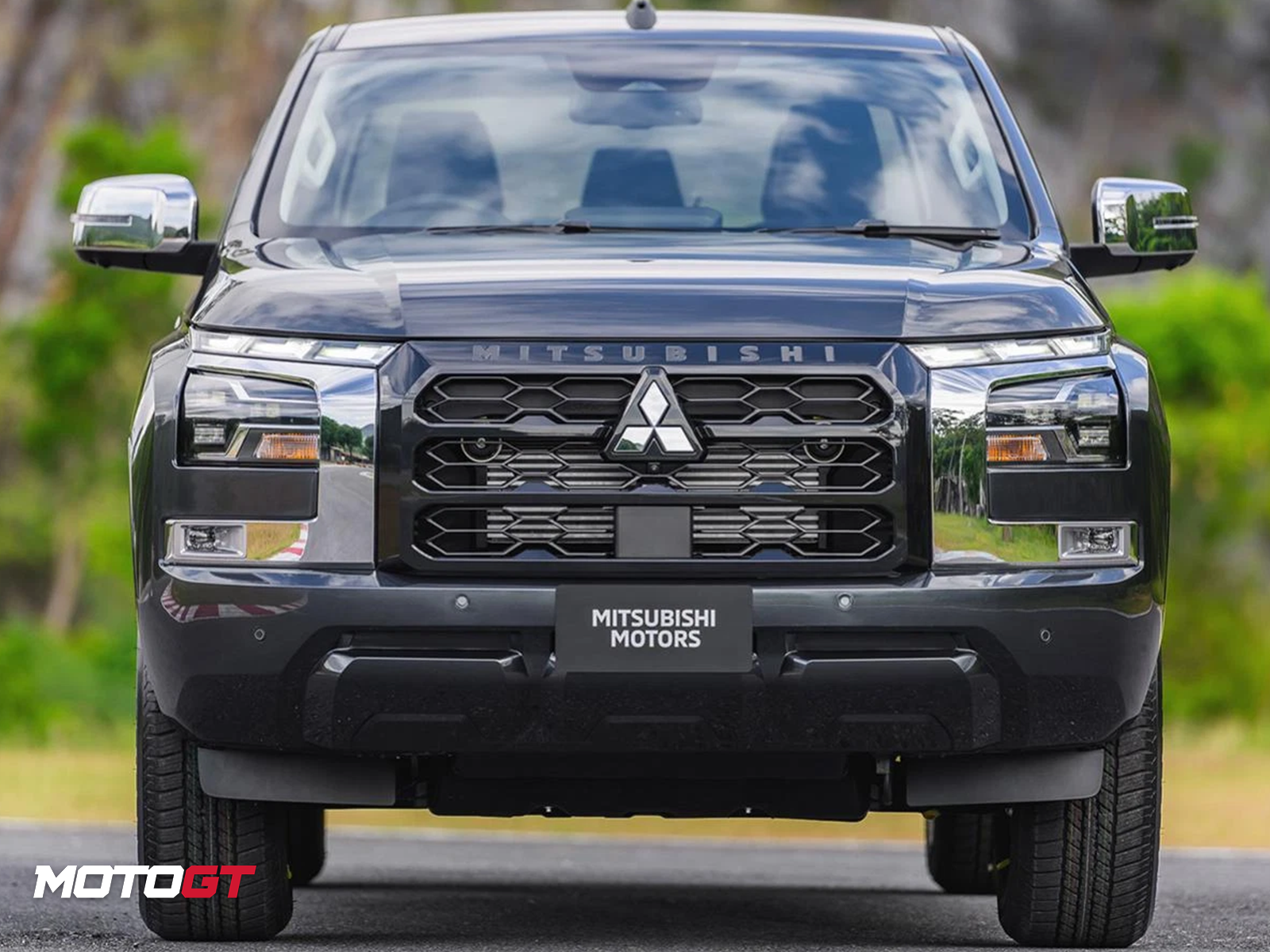 L200 HEADLIGHT TRIM COVER