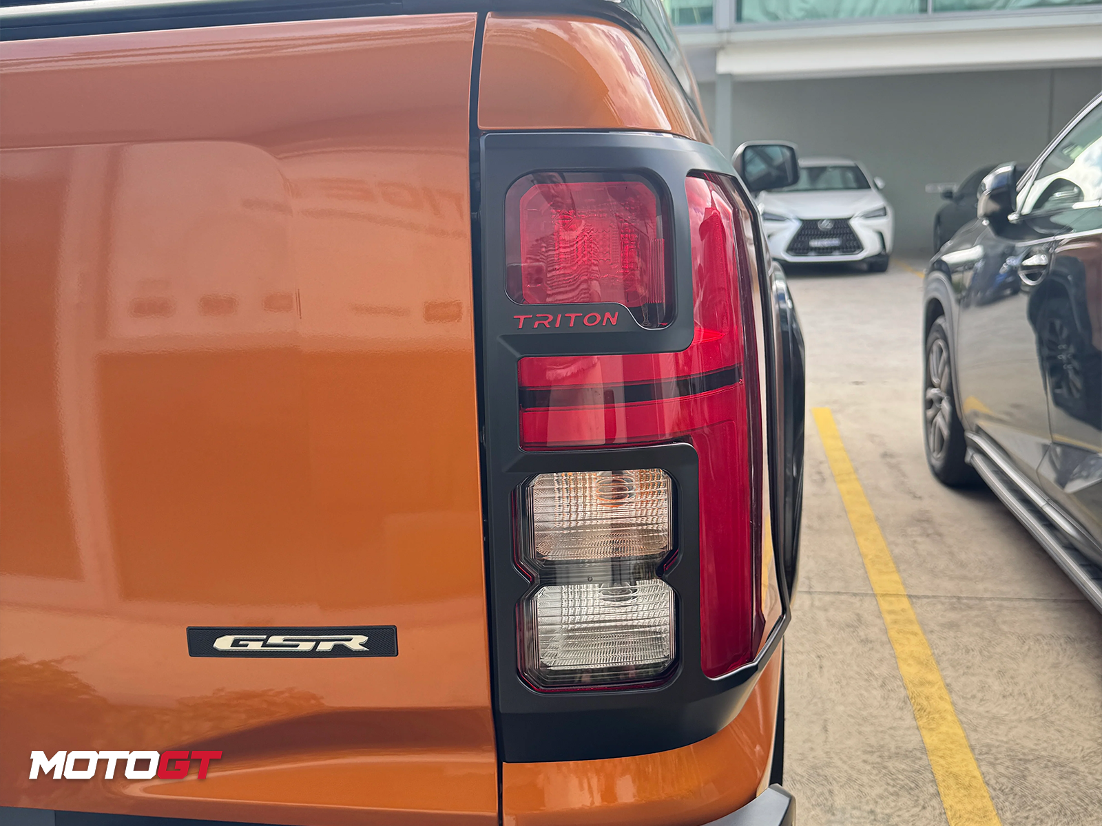 L200 SPORT DESIGN TAILLIGHT TRIM COVER