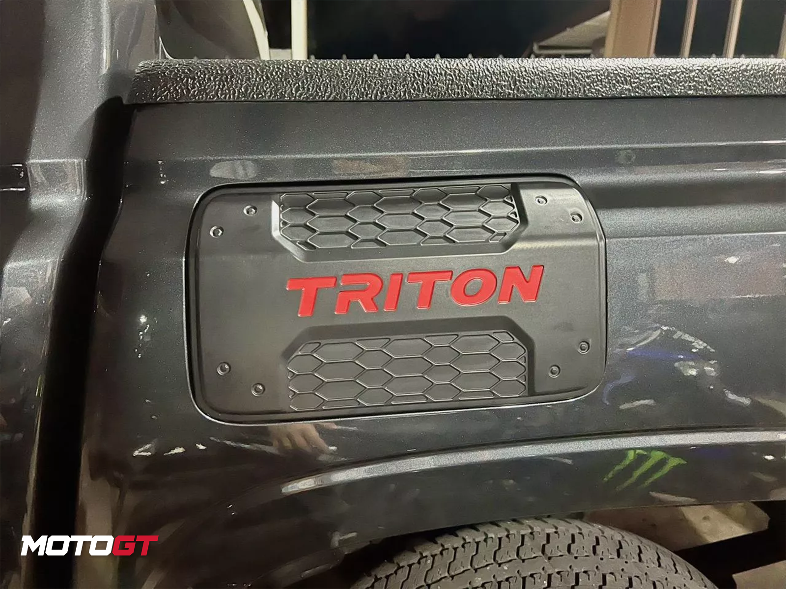 غطاء خزان الوقود بتصميم رياضي L200 — 4