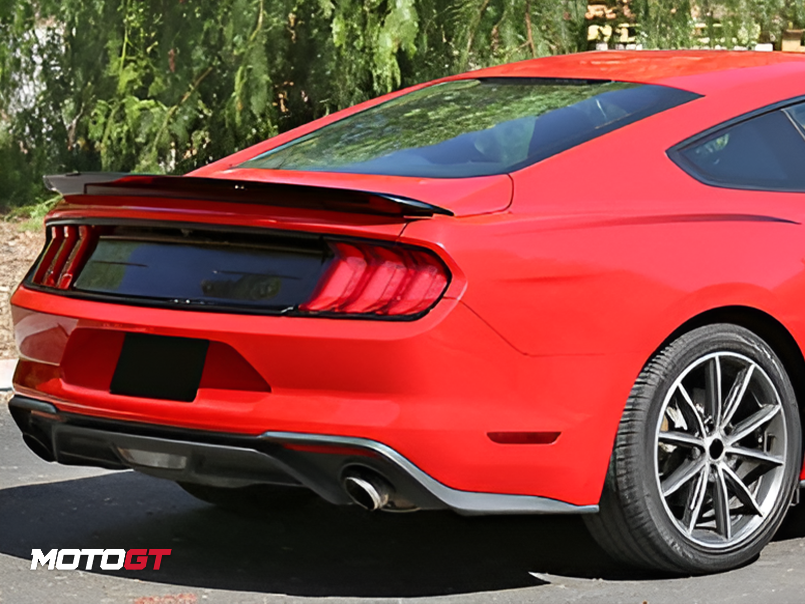 MUSTANG REAR SPOILER